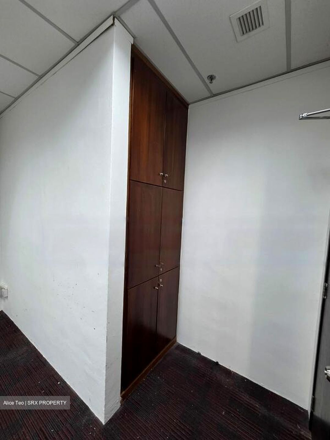 Parkway Centre (D15), Office #572597151